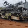 Ônibus escolar pega fogo em Gravataí