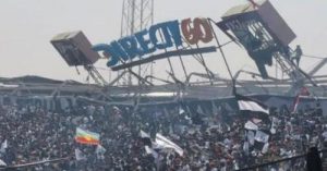 Torcedores ficam feridos após estrutura do Monumental desabar em treino do Colo-Colo; veja vídeo