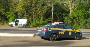 Morador de Canoas é preso com carro furtado na BR-386