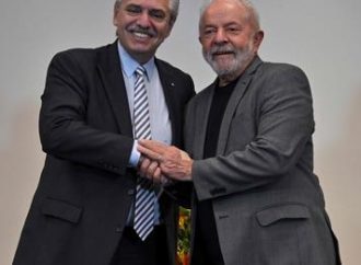 Lula recebe Fernández em clima de euforia argentina