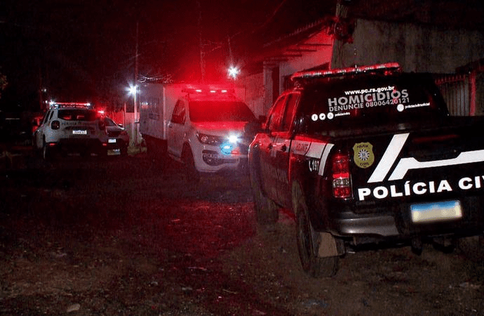 Jovem é executado a tiros dentro de residência no bairro Teresópolis, em Porto Alegre