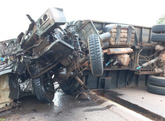 VÍDEO: Caminhão do exército se envolvem em colisão frontal na BR-290 em Eldorado do Sul
