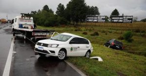 Pai e filha morrem em acidente após carro colidir com guincho de concessionária na BR-290