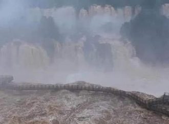 Turista cai nas Cataratas do Iguaçu e desaparece