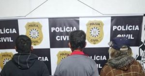 Pai, filho e neto são presos acusados de matar homem e esconder o corpo dentro de poço