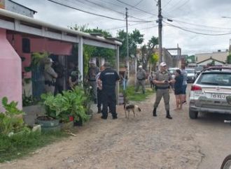 Policial militar é preso por suspeita de matar e simular suicídio da companheira