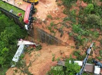 Bombeiros confirmam segunda morte após deslizamento na BR 376 entre Paraná e Santa Catarina