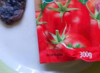 Molho pronto de tomate contaminado é alvo de investigação policial em Viamão.