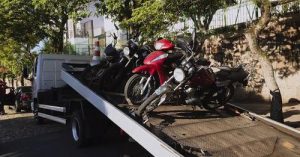 Moto com R$ 73 mil em dívidas é apreendida em Porto Alegre