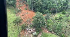 Tempestade provoca mortes e desaparecimentos em Santa Catarina