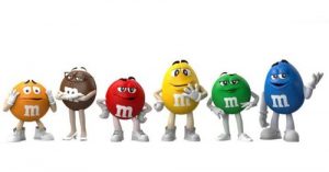 Mascotes M&M’s supostamente “gays” são retirados de campanha pela marca