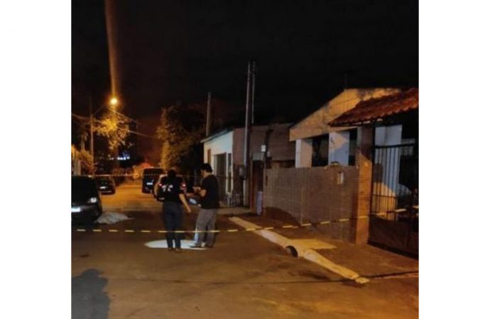 Em quanto brincava com crianças Homem é morto com diversos tiros na Região Metropolitana de Porto Alegre