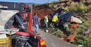 Carreta com placas de Carazinho se envolve em acidente com morte na BR 470 em SC