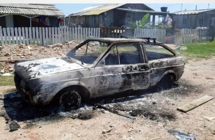 Homem é encontrado morto dentro de carro em chamas em Osório