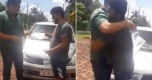 Homem ganha carro em rifa e devolve ao dono após descobrir que sua filha está doente; veja