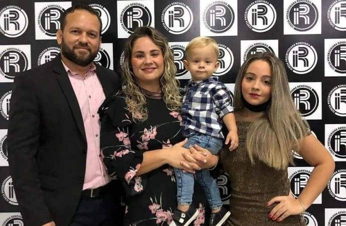 TRAGÉDIA NAS ESTRADAS –  Pastor, esposa e dois filhos morrem em acidente