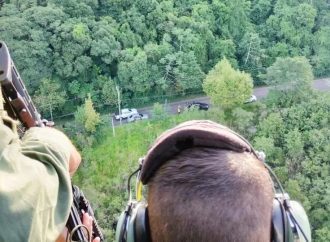 Helicóptero da Brigada Militar auxilia nas buscas e prisões de criminosos no Vale do Rio dos Sinos