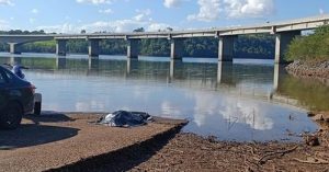 Mulher morre ao pular da ponte no Rio Uruguai