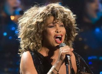 Morre aos 83 anos a cantora Tina Turner, ícone da música