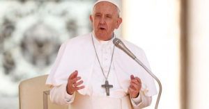 Papa Francisco é internado para cirurgia de última hora