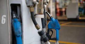 Petrobras anuncia redução no preço da gasolina para as distribuidoras