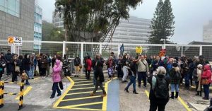 Servidores bloqueiam entradas da Assembleia antes da votação do IPE Saúde