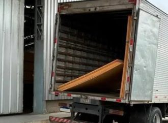 Funcionário de transportadora morre enquanto carregava caminhão no RS
