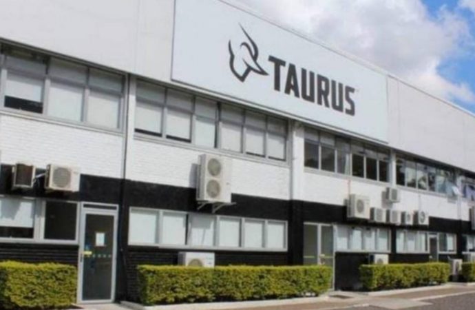 Taurus demite 100 funcionários; empresa culpa novo decreto de armas do governo federal