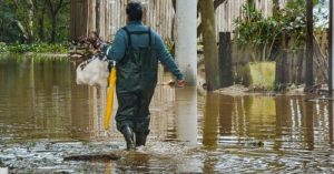 Ruas de ilhas de Porto Alegre seguem alagadas quase uma semana após temporais