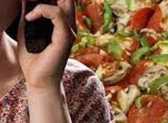 Vítima de violência doméstica recorre a pedido de pizza codificado para pedir socorro à polícia