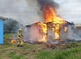 Homem morre em incêndio em residência no Vale do Sinos
